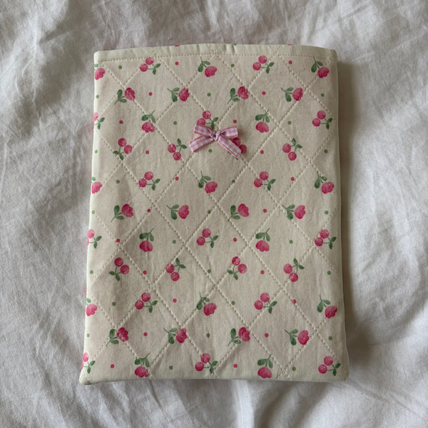 Lola Book Sleeve