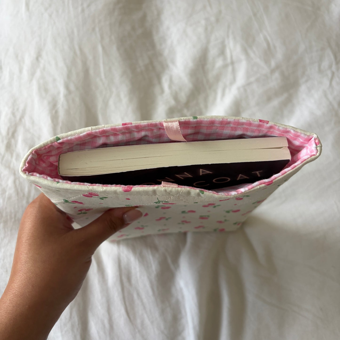 Lola Book Sleeve